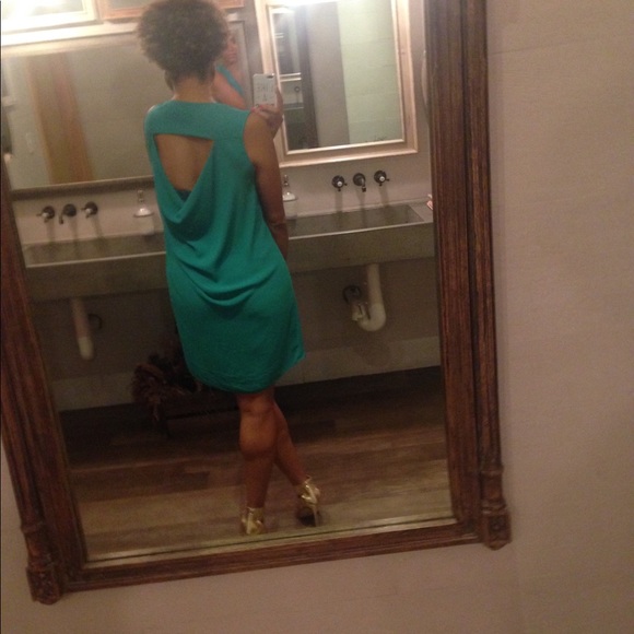 Emerald BCBG silk dress - Picture 3 of 5